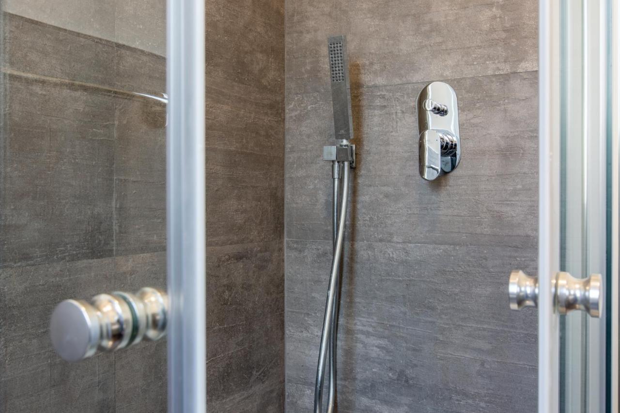 Italstay - Disciplini Apartment -10 Min Dal Duomo Mediolan Zewnętrze zdjęcie